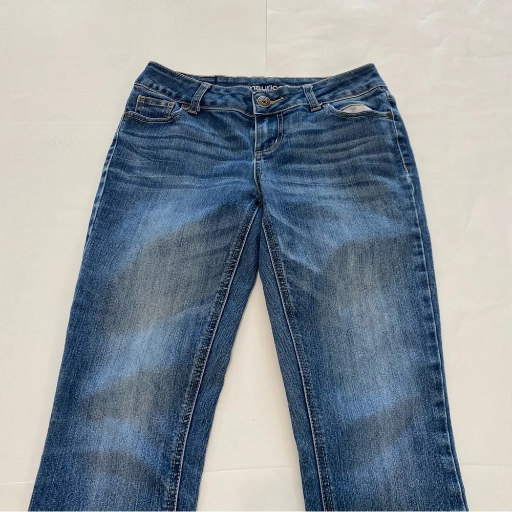 Maurices Classic Blue Women's Jeans - Picture 3 of 7